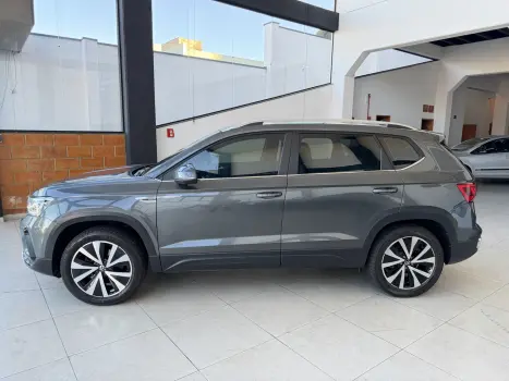 VOLKSWAGEN Taos 1.4 16V 4P FLEX 250 TSI HIGHLINE AUTOM�TICO, Foto 19