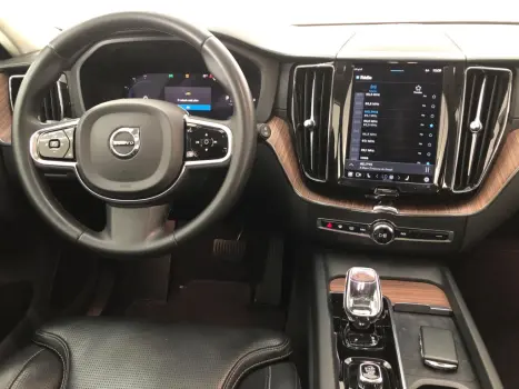 VOLVO XC60 2.0 16V 4P T8 RECHARGE H�BRIDO ULTIMATE DARK AWD TURBO GEARTRONIC AUTOM�TICO, Foto 21