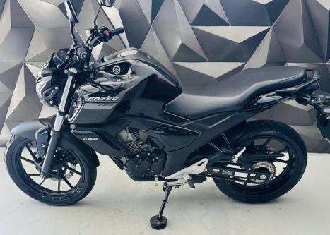 YAMAHA FZ 15 Fazer ABS, Foto 2
