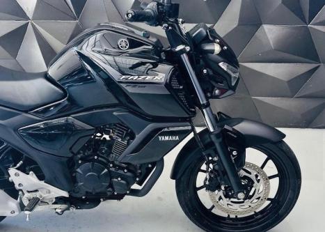YAMAHA FZ 15 Fazer ABS, Foto 4