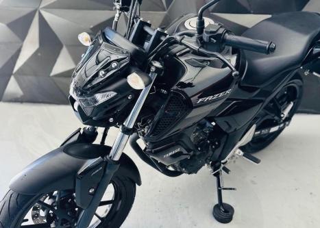 YAMAHA FZ 15 Fazer ABS, Foto 9