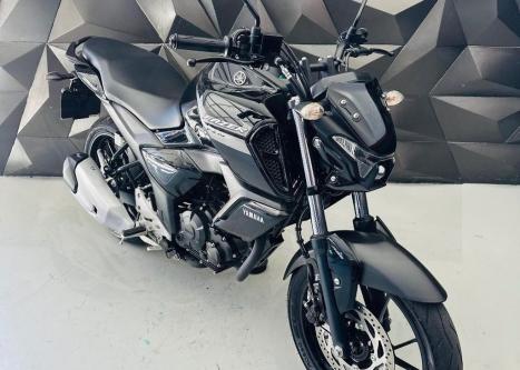YAMAHA FZ 15 Fazer ABS, Foto 10