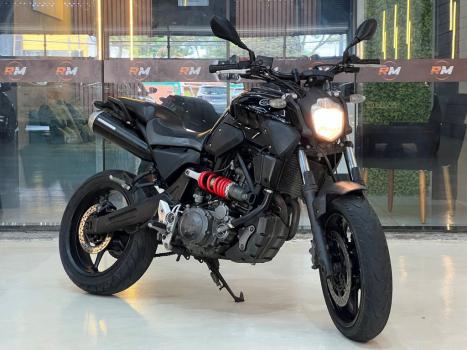 YAMAHA MT-03 660 , Foto 3