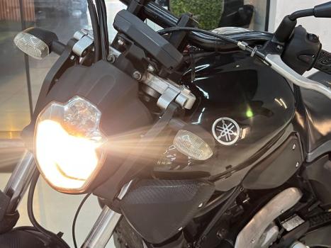 YAMAHA MT-03 660 , Foto 5