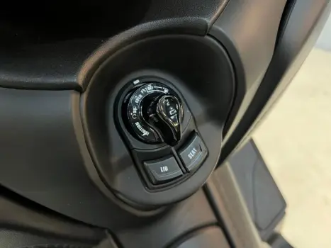 YAMAHA XMax 250 , Foto 5