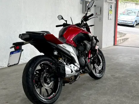 YAMAHA YS Fazer 250 , Foto 3