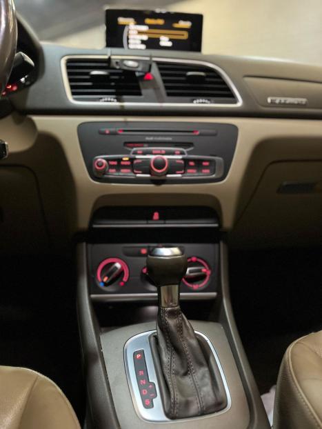 AUDI Q3 2.0 4P TFSI AMBIENTE QUATTRO S-TRONIC AUTOMTICO, Foto 10