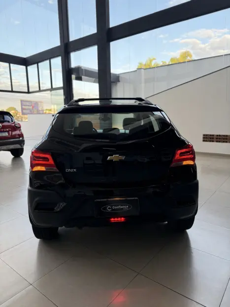 CHEVROLET Onix Hatch 1.4 4P FLEX ACTIV AUTOMTICO, Foto 6