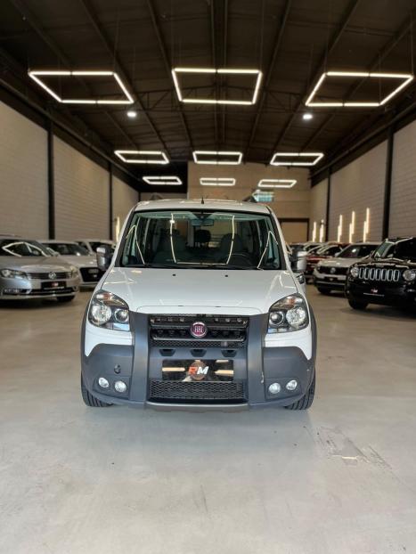 FIAT Doblo 1.8 4P FLEX ADVENTURE LOCKER, Foto 2