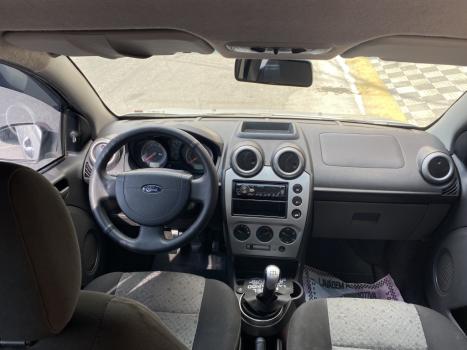 FORD Fiesta Hatch 1.6, Foto 2
