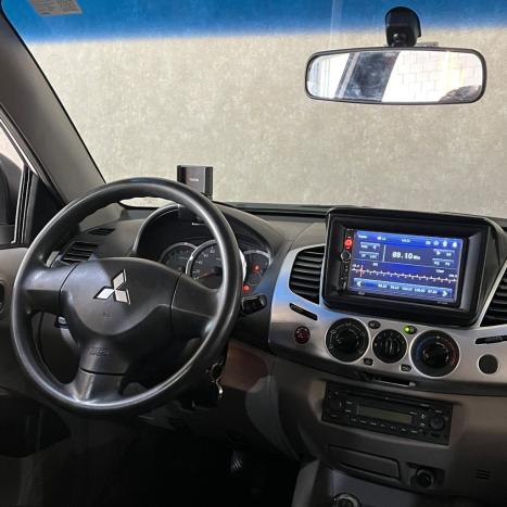 MITSUBISHI L 200 Triton 2.4 16V FLEX HLS CABINE DUPLA, Foto 7