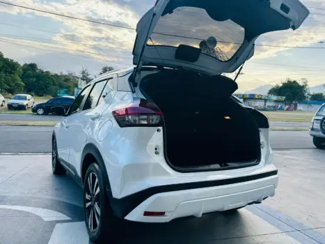 NISSAN Kicks 1.6 16V 4P FLEXSTART EXCLUSIVE XTRONIC AUTOMTICO CVT, Foto 3
