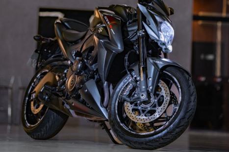 SUZUKI GSX-R 1000 RA, Foto 1