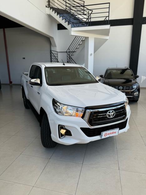 TOYOTA Hilux Caminhonete 2.8 16V SRV 4X4 DIESEL CABINE DUPLA AUTOMTICO, Foto 2