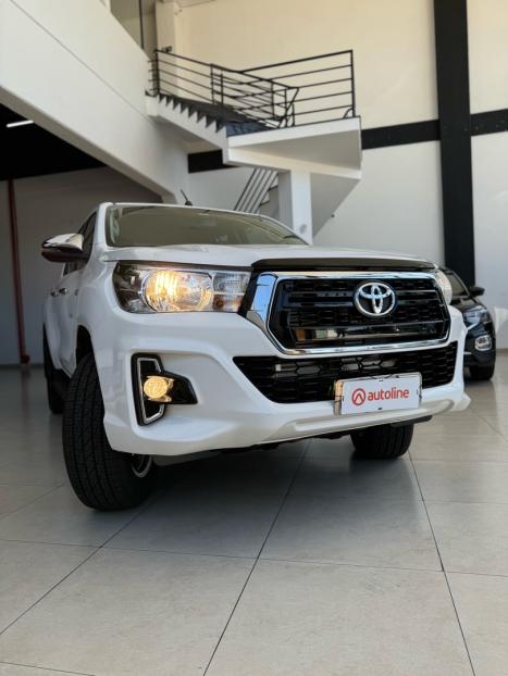 TOYOTA Hilux Caminhonete 2.8 16V SRV 4X4 DIESEL CABINE DUPLA AUTOMTICO, Foto 3