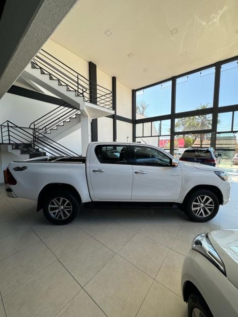 TOYOTA Hilux Caminhonete 2.8 16V SRV 4X4 DIESEL CABINE DUPLA AUTOMTICO, Foto 11