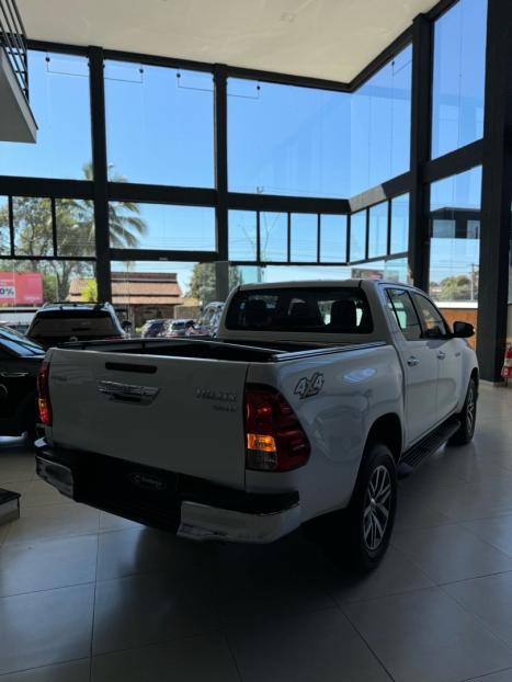 TOYOTA Hilux Caminhonete 2.8 16V SRV 4X4 DIESEL CABINE DUPLA AUTOMTICO, Foto 15