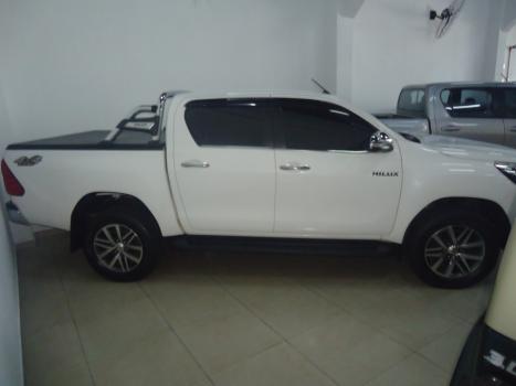 TOYOTA Hilux Caminhonete 2.8 16V SRX 4X4 DIESEL CABINE DUPLA AUTOMTICO, Foto 3