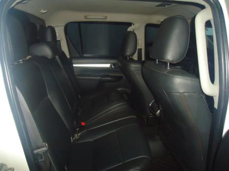 TOYOTA Hilux Caminhonete 2.8 16V SRX 4X4 DIESEL CABINE DUPLA AUTOMTICO, Foto 4