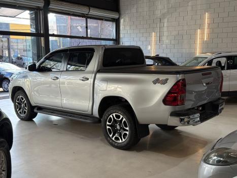 TOYOTA Hilux Caminhonete 2.8 16V SRV 4X4 DIESEL CABINE DUPLA AUTOMTICO, Foto 2