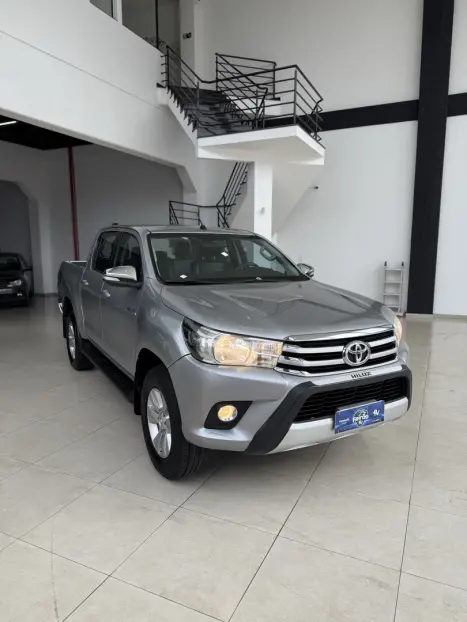TOYOTA Hilux Caminhonete 2.8 16V SRV 4X4 DIESEL CABINE DUPLA AUTOMTICO, Foto 2