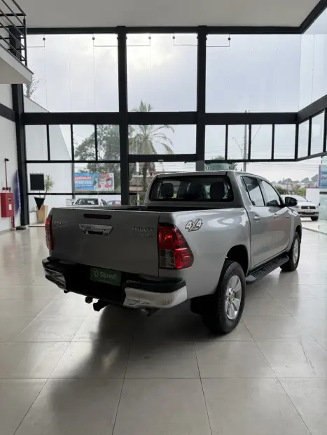 TOYOTA Hilux Caminhonete 2.8 16V SRV 4X4 DIESEL CABINE DUPLA AUTOMTICO, Foto 7