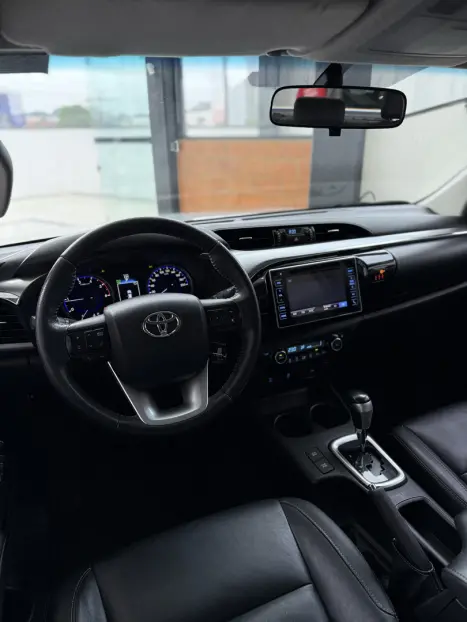 TOYOTA Hilux Caminhonete 2.8 16V SRV 4X4 DIESEL CABINE DUPLA AUTOMTICO, Foto 9
