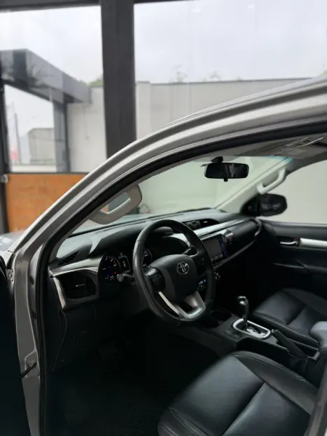 TOYOTA Hilux Caminhonete 2.8 16V SRV 4X4 DIESEL CABINE DUPLA AUTOMTICO, Foto 12