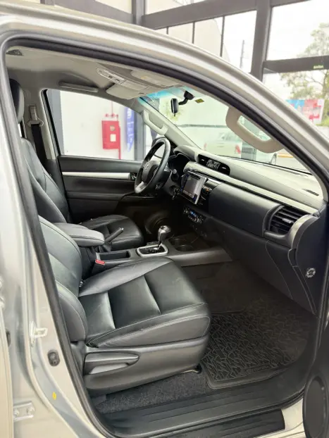 TOYOTA Hilux Caminhonete 2.8 16V SRV 4X4 DIESEL CABINE DUPLA AUTOMTICO, Foto 15