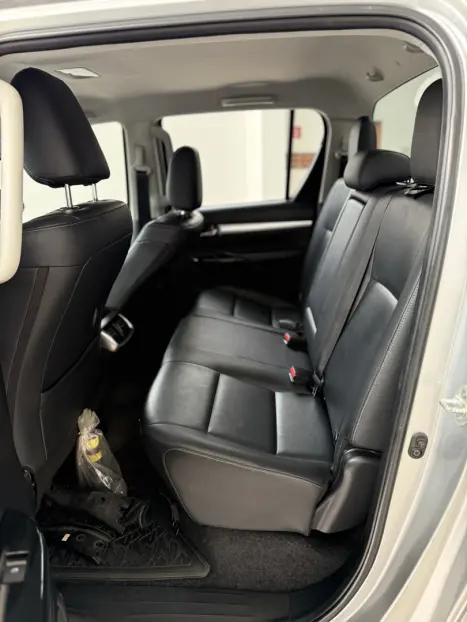 TOYOTA Hilux Caminhonete 2.8 16V SRV 4X4 DIESEL CABINE DUPLA AUTOMTICO, Foto 16