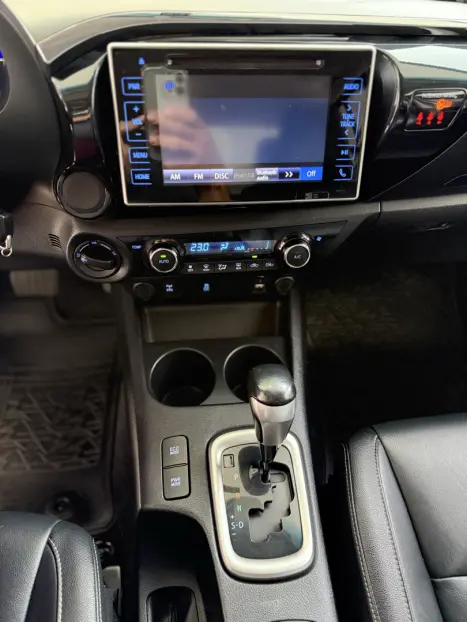 TOYOTA Hilux Caminhonete 2.8 16V SRV 4X4 DIESEL CABINE DUPLA AUTOMTICO, Foto 17