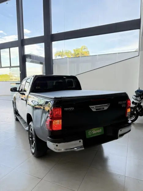 TOYOTA Hilux Caminhonete 2.8 16V SRV 4X4 DIESEL CABINE DUPLA AUTOMTICO, Foto 6
