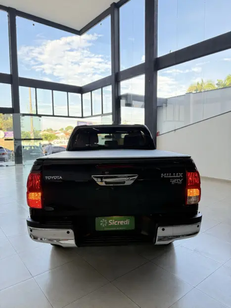 TOYOTA Hilux Caminhonete 2.8 16V SRV 4X4 DIESEL CABINE DUPLA AUTOMTICO, Foto 7
