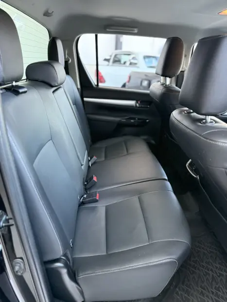 TOYOTA Hilux Caminhonete 2.8 16V SRV 4X4 DIESEL CABINE DUPLA AUTOMTICO, Foto 15