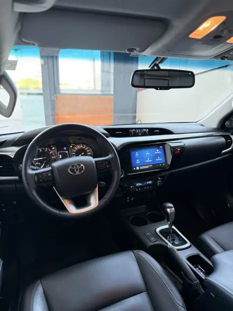 TOYOTA Hilux Caminhonete 2.8 16V SRV 4X4 DIESEL CABINE DUPLA AUTOMTICO, Foto 18