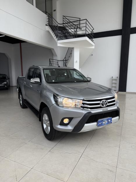 TOYOTA Hilux Caminhonete 2.8 16V SRV 4X4 DIESEL CABINE DUPLA AUTOMTICO, Foto 2