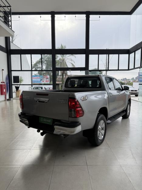 TOYOTA Hilux Caminhonete 2.8 16V SRV 4X4 DIESEL CABINE DUPLA AUTOMTICO, Foto 7
