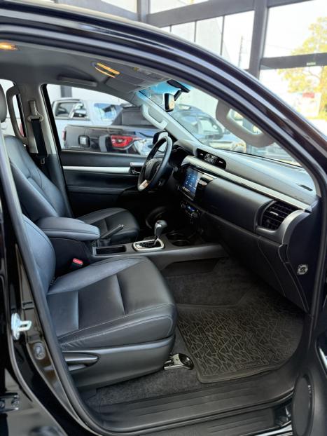 TOYOTA Hilux Caminhonete 2.8 16V SRV 4X4 DIESEL CABINE DUPLA AUTOMTICO, Foto 17