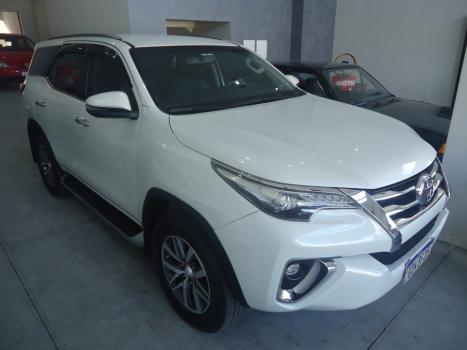 TOYOTA Hilux SW4 2.8 16V 4P SRX 4X4 7 LUGARES TURBO DIESEL AUTOMTICO, Foto 1