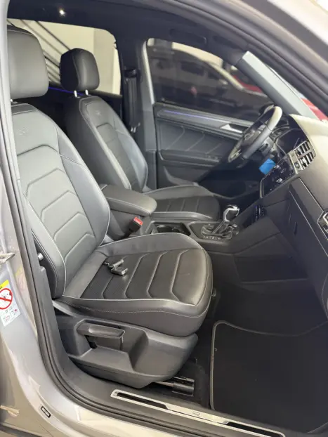 VOLKSWAGEN Tiguan 2.0 300 TSI ALLSPACE R-LINE TURBO AUTOMTICO, Foto 17