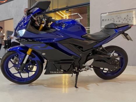 YAMAHA YZF R3 320 ABS, Foto 2