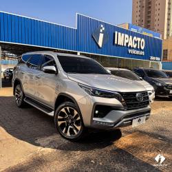 TOYOTA Hilux SW4 2.8 16V 4P SRX 4X4 7 LUGARES TURBO DIESEL AUTOMTICO