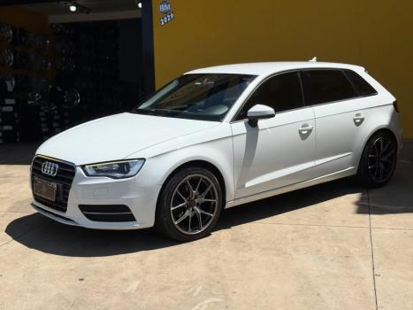AUDI A3 1.4 16V 4P TFSI SPORTBACK AMBIENTE S-TRONIC AUTOMTICO, Foto 2