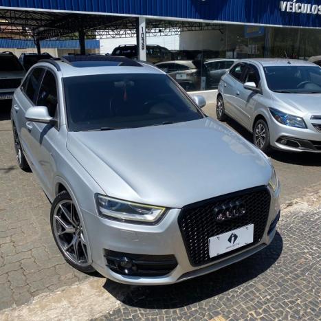 AUDI Q3 2.0 4P TFSI AMBIENTE QUATTRO S-TRONIC AUTOMTICO, Foto 2