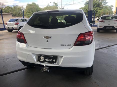 CHEVROLET Onix Hatch 1.4 4P FLEX LTZ AUTOMTICO, Foto 3