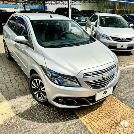 CHEVROLET Onix Hatch 1.4 4P FLEX LTZ, Foto 3 CHEVROLET Onix Hatch 1.4 4P FLEX LTZ, Foto 3