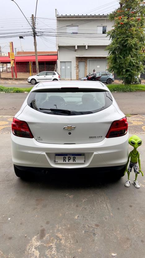 CHEVROLET Onix Hatch 1.4 4P FLEX LTZ, Foto 2