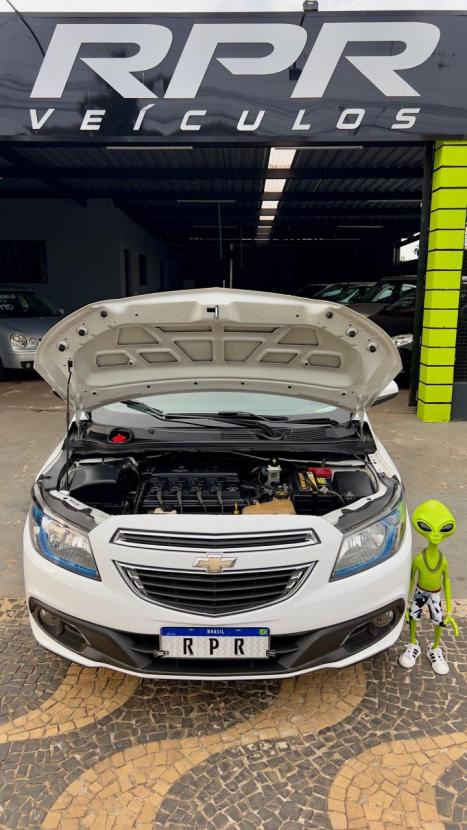 CHEVROLET Onix Hatch 1.4 4P FLEX LTZ, Foto 3