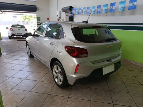 CHEVROLET Onix Hatch 1.0 12V 4P FLEX PREMIER TURBO AUTOM�TICO, Foto 4