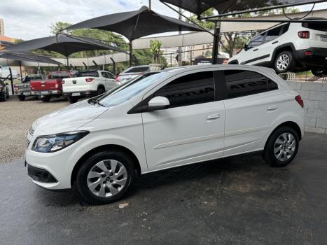 CHEVROLET Onix Hatch 1.4 4P FLEX LT, Foto 3